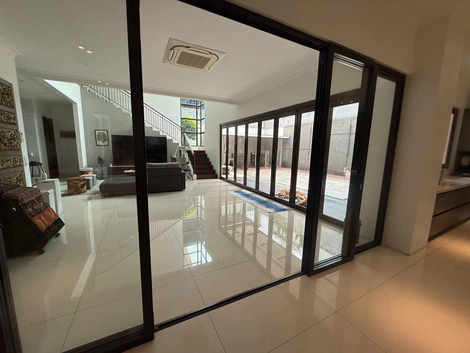 Dijual Rumah Mewah Green Cove BSD 2,5 Lantai Full Furnished LT 750 LB 800 Siap Huni — Foto 10